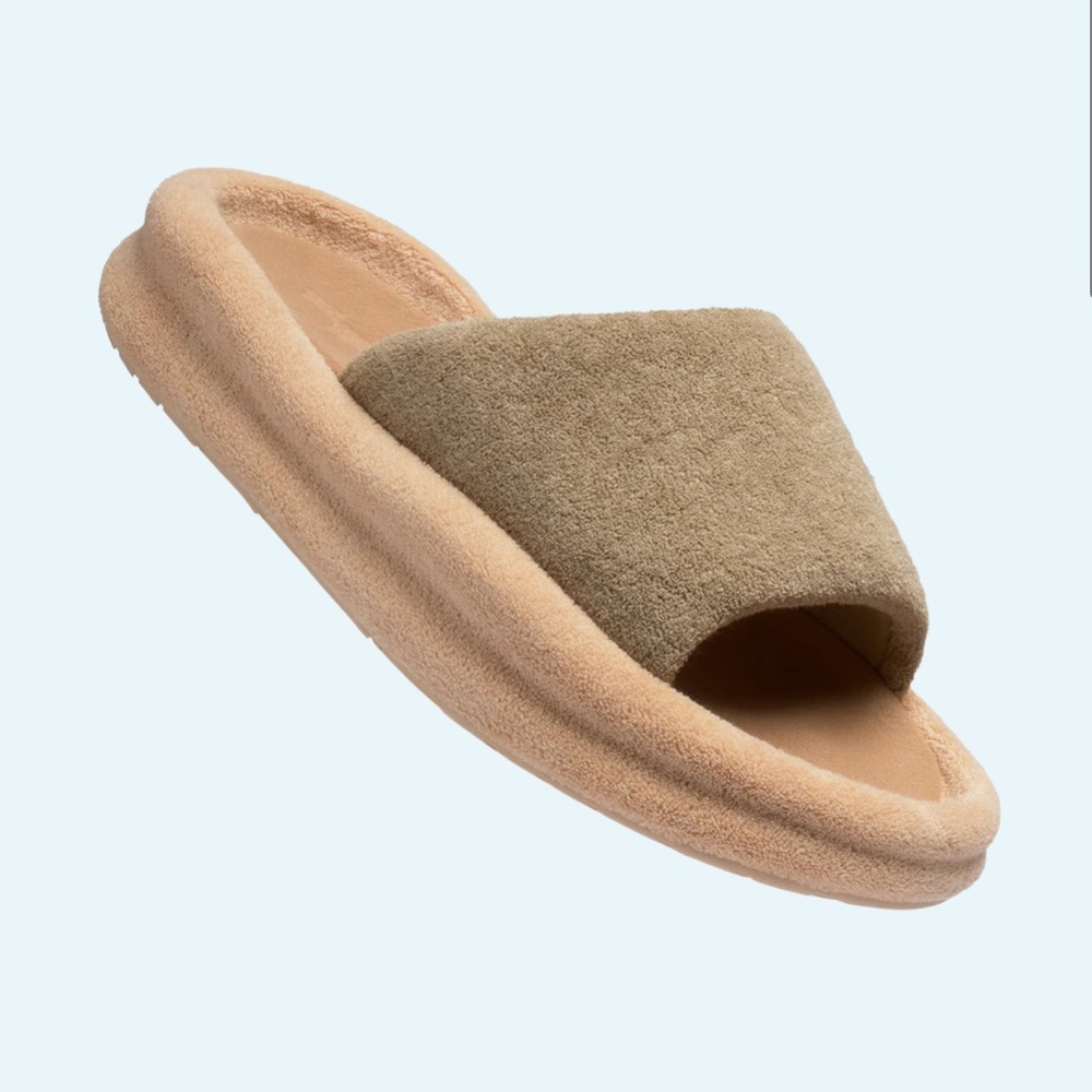 NWT SKYLRK Rest Slide